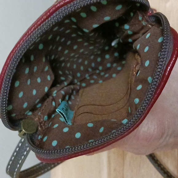 Chala Cellphone Bee Crossbody Bag Burgundy Vegan Leather - Picture 6 of 13